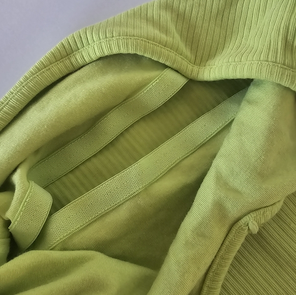 Old Navy Halter top size small shelf bra - Picture 2 of 3